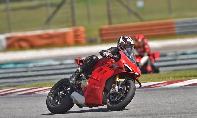 DRE Racetrack Academy Review: The Sepang Experience! DRE Racetrack Academy Review: The Sepang Experience!