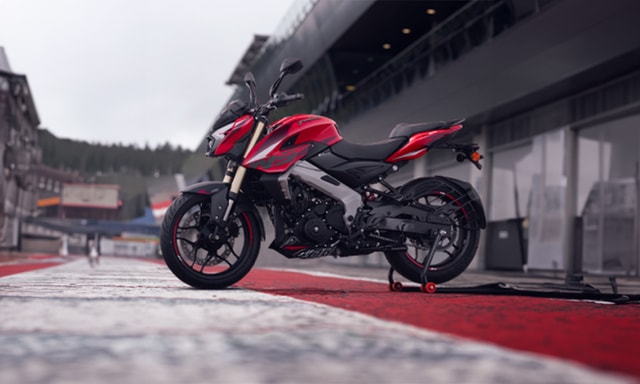 Pulsar Ns400 Red Side Look Pulsar Ns400 Red Side Look