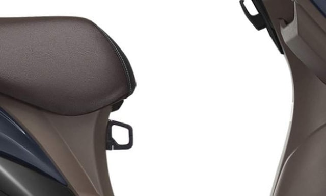 Convenient Dual Luggage Hoks Convenient Dual Luggage Hoks