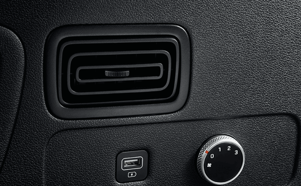 3rd row AC vent with speed 3rd row AC vent with speed