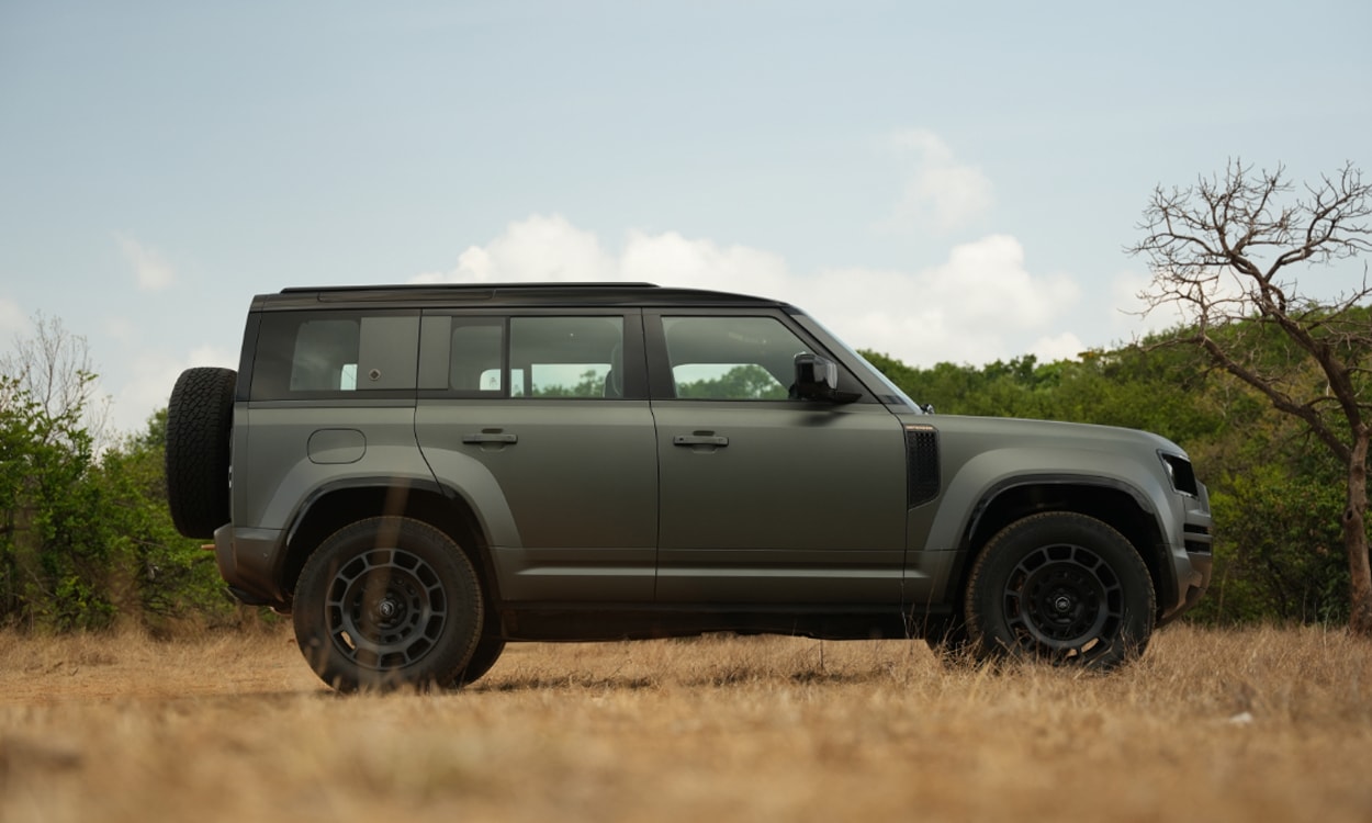 Land Rover Defender Sideview Land Rover Defender Sideview