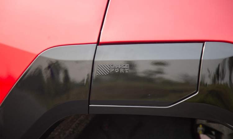 Mahindra Be 6 Charging Point Mahindra Be 6 Charging Point images