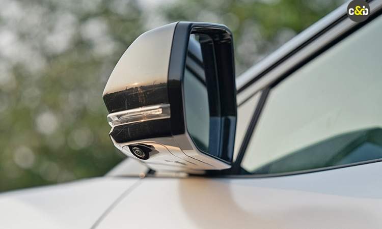 Mahindra Be 6 Auto Orvm Mahindra Be 6 Auto Orvm images