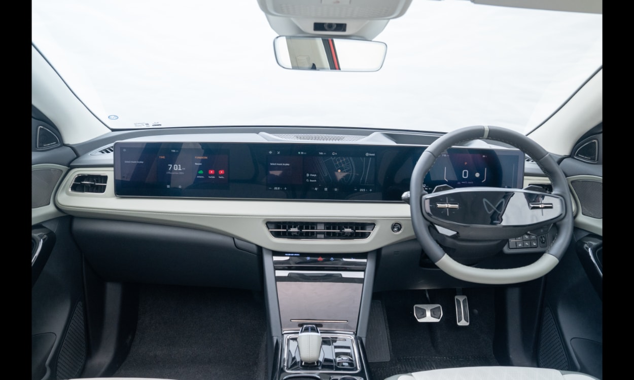 mahindra xev 9e console mahindra xev 9e console images