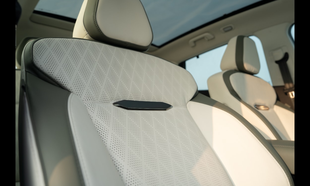 mahindra xev 9e Head rest mahindra xev 9e Head rest images