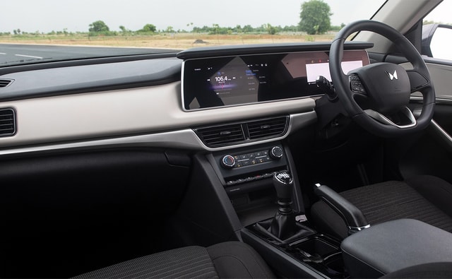 Mahindra Xuv 700 Dashboard Mahindra Xuv 700 Dashboard