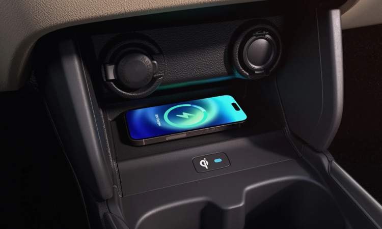 New Maruti Suzuki Dzire Wireless Charger New Maruti Suzuki Dzire Wireless Charger