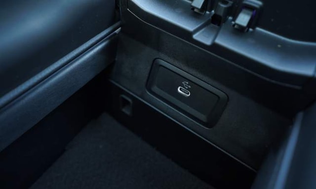 Mercedes Benz E Features Mercedes Benz E Features