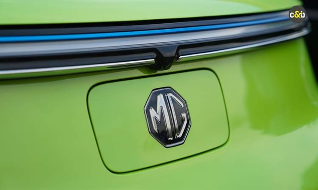 Mg Comet Front Mg Badge And Camera Mg Comet Front Mg Badge And Camera