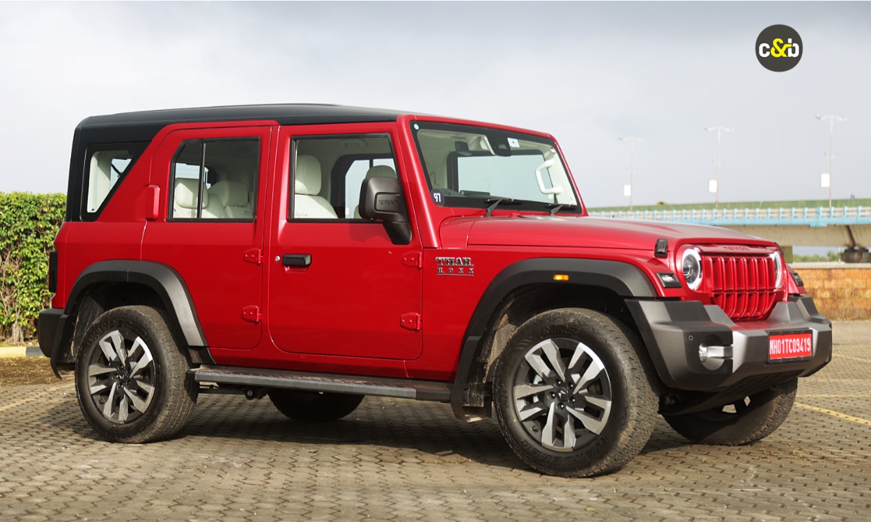 Mahindra Thar Roxx Quartar Glass Mahindra Thar Roxx Quartar Glass images