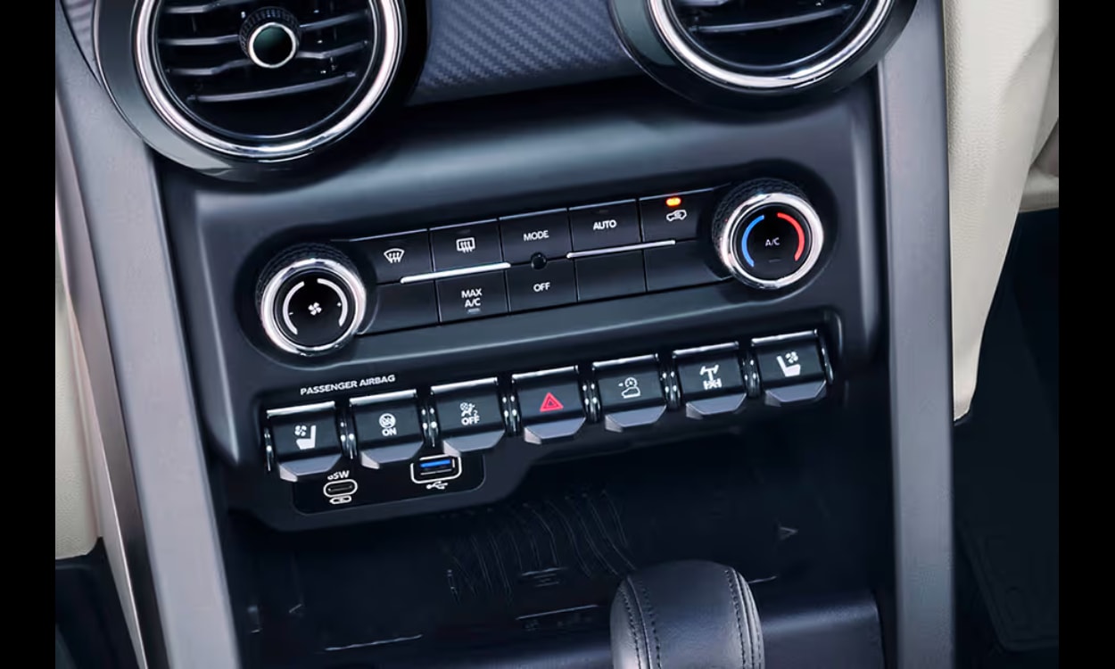 Mahindra thar roxx ac Controls Mahindra thar roxx ac Controls images
