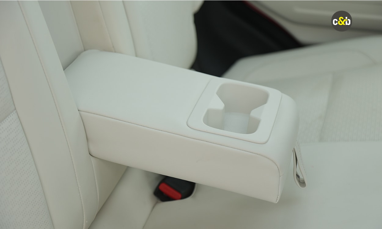 Mahindra Thar Roxx Cupholder Mahindra Thar Roxx Cupholder images