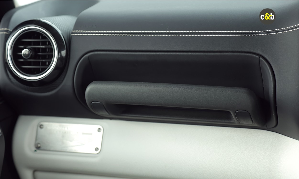 Mahindra Thar Roxx Front Handle Mahindra Thar Roxx Front Handle images