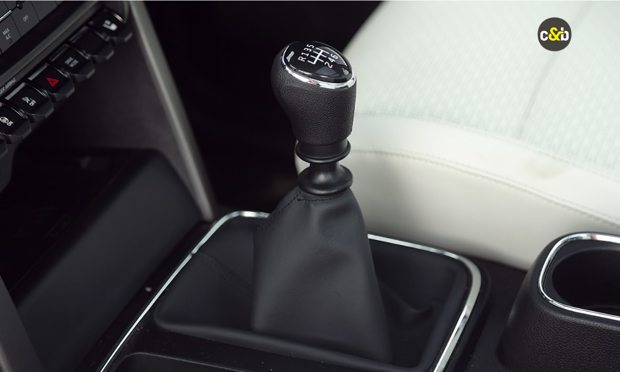 Mahindra Thar Roxx Gear Mahindra Thar Roxx Gear images