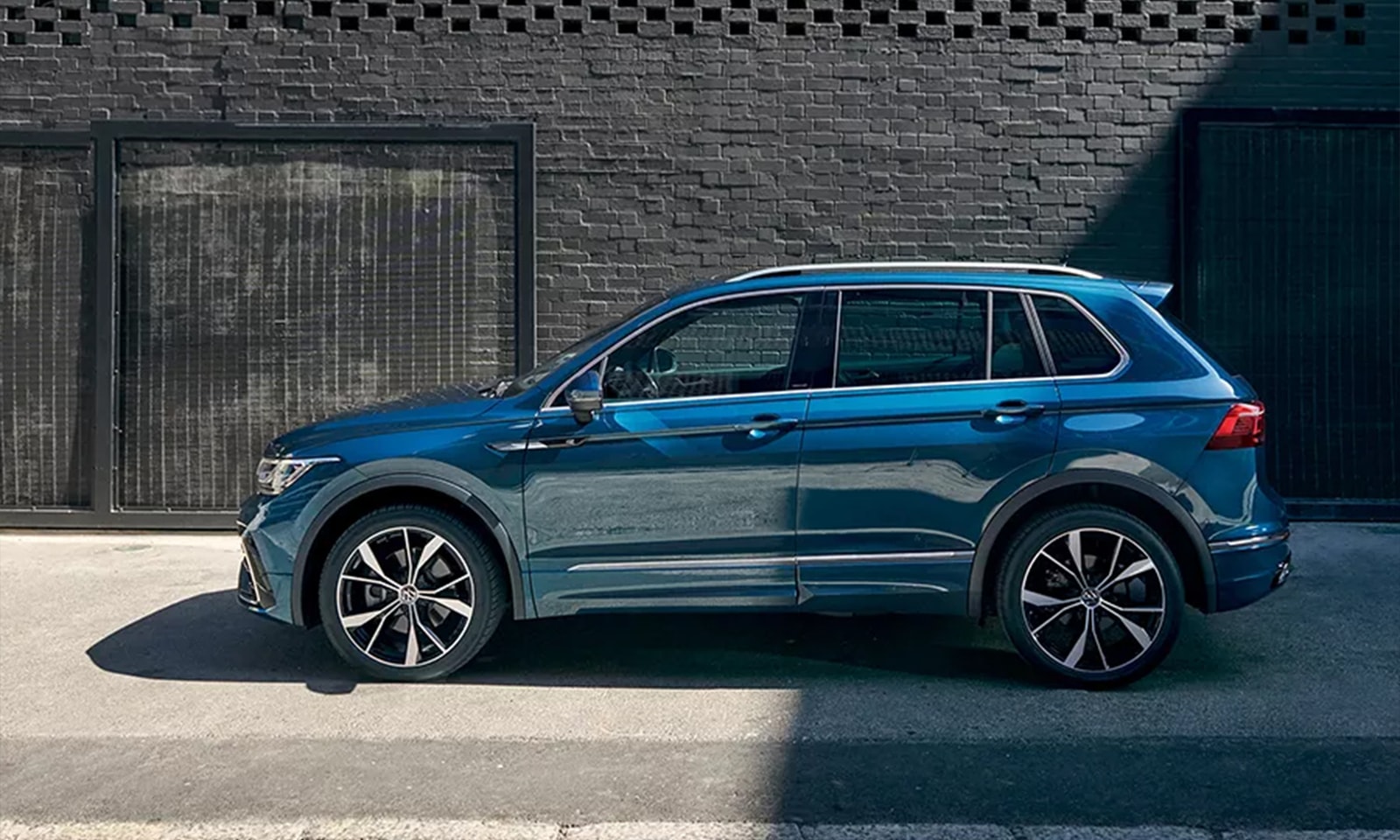 Volkswagen Tiguan Sideview Volkswagen Tiguan Sideview