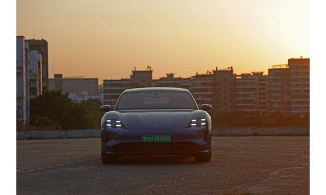 Porsche Taycan Tursimo Frontview Porsche Taycan Tursimo Frontview