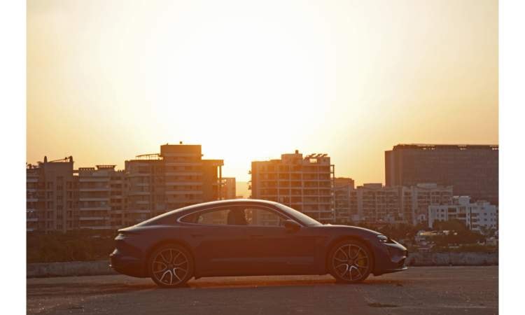 Porsche Taycan Tursimo Rideview 3 Porsche Taycan Tursimo Rideview 3