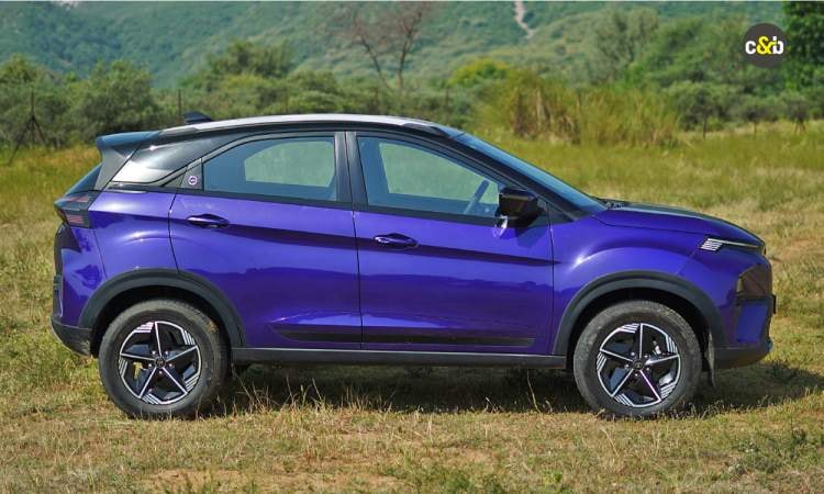 Tata Nexon Sideview Blue Tata Nexon Sideview Blue