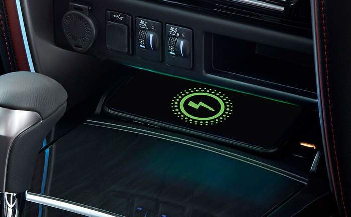 2021 Toyota Fortuner Wireless Charger 2021 Toyota Fortuner Wireless Charger images