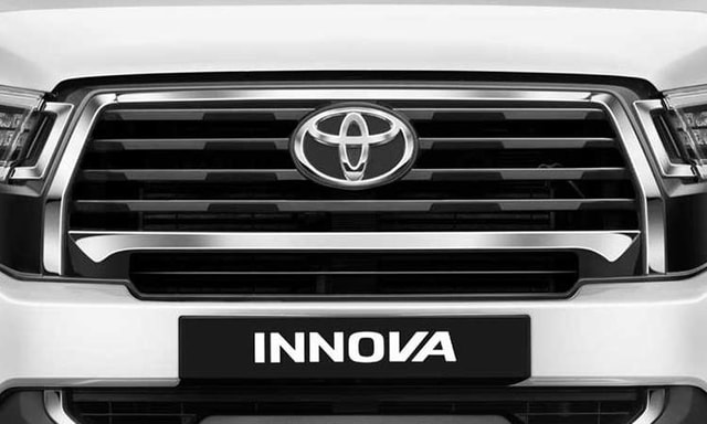 Innova Crysta Imposing Chrome Surround Piano Black Grille Innova Crysta Imposing Chrome Surround Piano Black Grille
