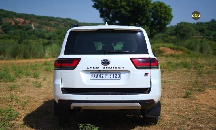 2025 Toyota Land Cruiser 300 Gr Sport Rear View 2025 Toyota Land Cruiser 300 Gr Sport Rear View images