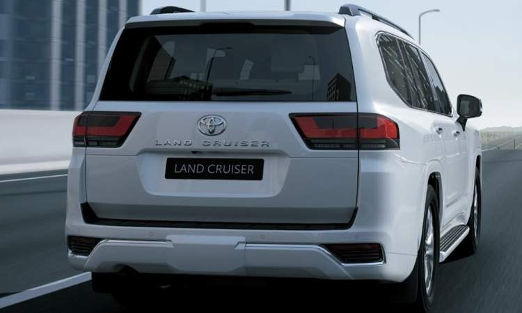 2025 Toyota Land Cruiser rear view 2025 Toyota Land Cruiser rear view images