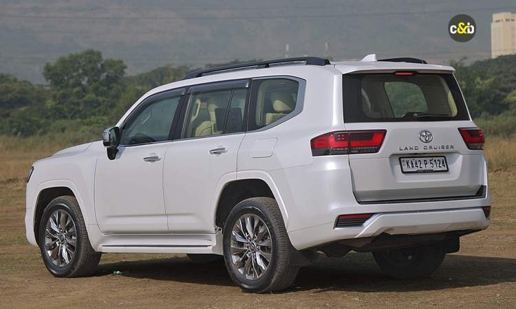 Land Cruiser 300 Rearlook Land Cruiser 300 Rearlook images