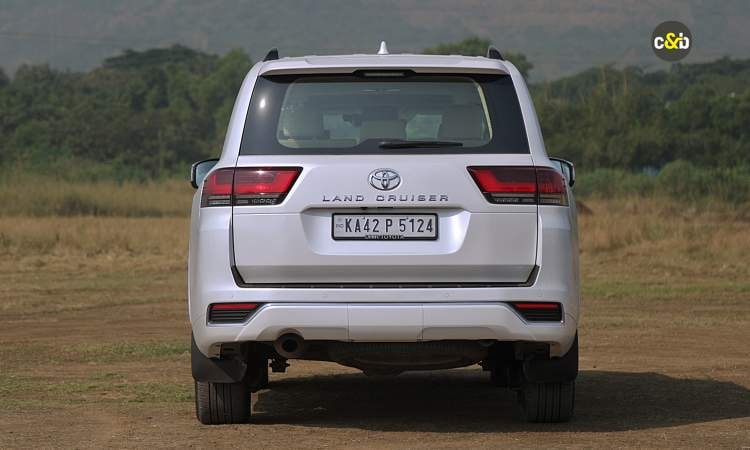 Land Cruiser 300 Rearview Land Cruiser 300 Rearview images