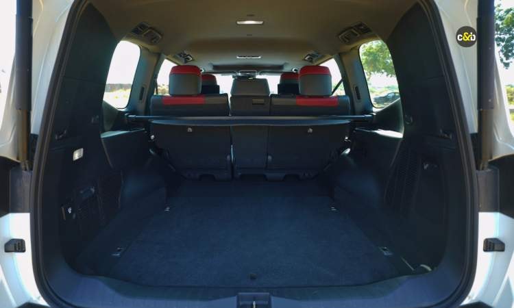 2025 Toyota Land Cruiser 300 Gr Sport Bootspace 2025 Toyota Land Cruiser 300 Gr Sport Bootspace images