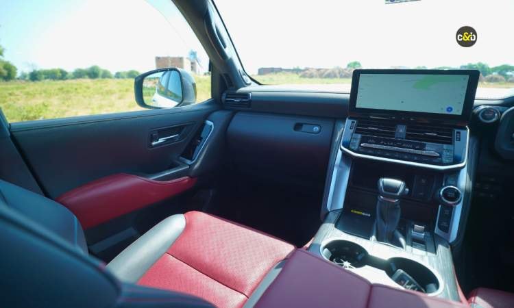 2025 Toyota Land Cruiser 300 Gr Sport Cupholder 2025 Toyota Land Cruiser 300 Gr Sport Cupholder images