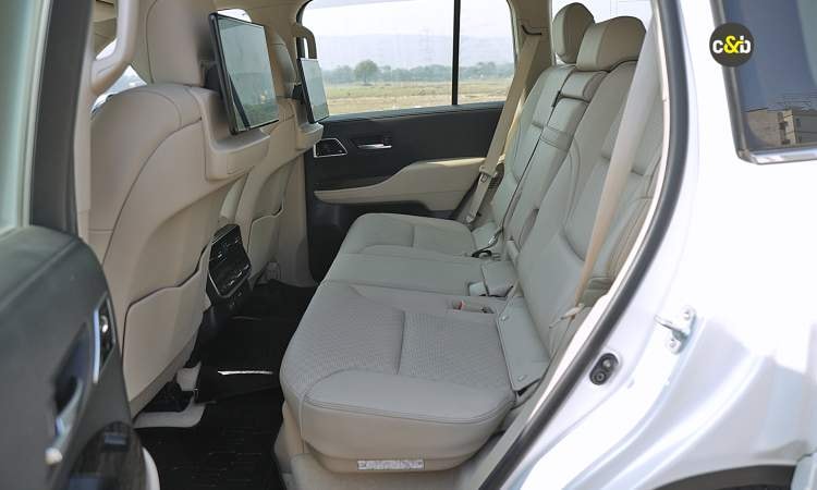 Land Cruiser 300 Rearseat Land Cruiser 300 Rearseat images