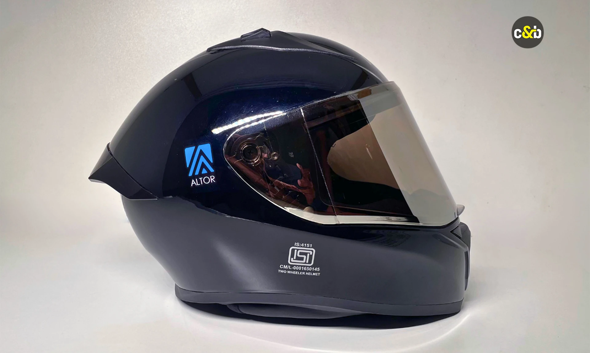 Vega Bolt Bluetooth Smart Helmet Review: Smart, Simple, And Functional Vega Bolt Bluetooth Smart Helmet Review: Smart, Simple, And Functional