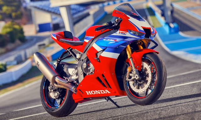 Honda CBR1000RR-R Fireblade SP Reintroduced In India; Priced At Rs 33.50 Lakh Honda CBR1000RR-R Fireblade SP Reintroduced In India; Priced At Rs 33.50 Lakh