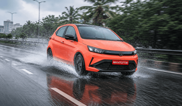 Hydroplaning Explained: Why Cars Lose Control During Heavy Rain Hydroplaning Explained: Why Cars Lose Control During Heavy Rain