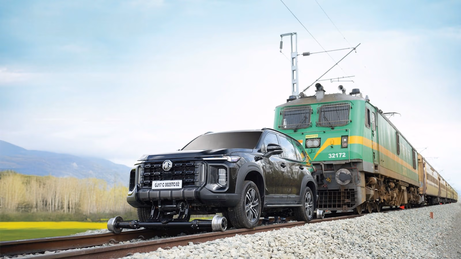 MG Majestor Enters Guinness World Records For Pulling 406 Tonne Train On Rails MG Majestor Enters Guinness World Records For Pulling 406 Tonne Train On Rails