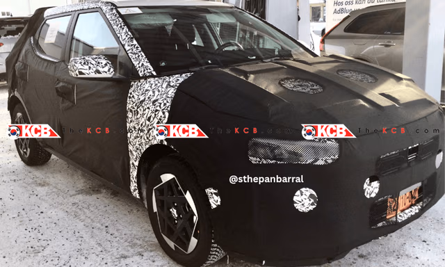 Next-Gen Hyundai i20 Spy Photos Give Glimpses Of Its Updated Cabin Next-Gen Hyundai i20 Spy Photos Give Glimpses Of Its Updated Cabin