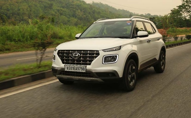 Hyundai Gets 33,000 Bookings For Venue; 1,000 Units Delivered Today Hyundai Gets 33,000 Bookings For Venue; 1,000 Units Delivered Today