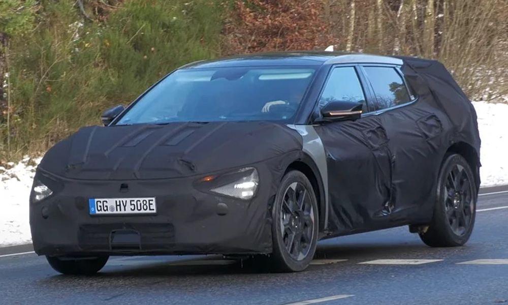 Kia EV6 Facelift Spied Testing; Expected To Borrow Styling Cues From Newer Siblings Kia EV6 Facelift Spied Testing; Expected To Borrow Styling Cues From Newer Siblings