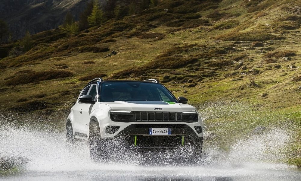 2024 Jeep Avenger 4xe Revealed: Gets Four-Wheel Drive, Hybrid Powertrain 2024 Jeep Avenger 4xe Revealed: Gets Four-Wheel Drive, Hybrid Powertrain