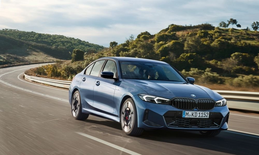 2025 BMW 3 Series Debuts With Updated Tech, Mild Hybrid Engines 2025 BMW 3 Series Debuts With Updated Tech, Mild Hybrid Engines