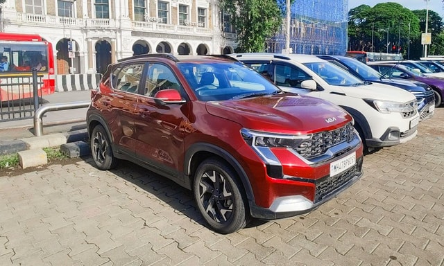 Kia Sonet Gets Sub-Rs 10 Lakh Automatic Variants For 2026 Kia Sonet Gets Sub-Rs 10 Lakh Automatic Variants For 2026