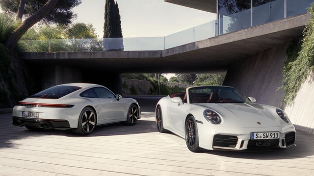 2025 Porsche 911 Carrera S Revealed: More Powerful Flat-Six, But No Manual Gearbox 2025 Porsche 911 Carrera S Revealed: More Powerful Flat-Six, But No Manual Gearbox