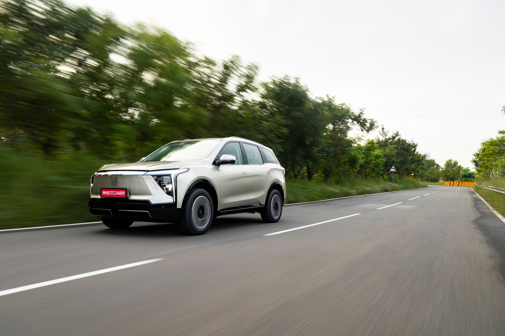 Mahindra Introduces New 70 kWh Battery Pack With XEV 9S Mahindra Introduces New 70 kWh Battery Pack With XEV 9S