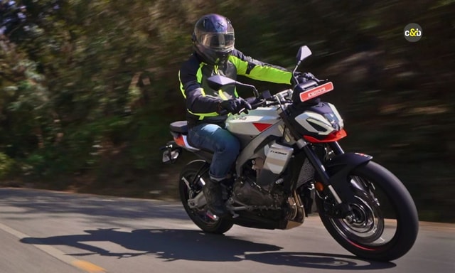 Aprilia Tuono 457 Review: Taste the Thunder! Aprilia Tuono 457 Review: Taste the Thunder!