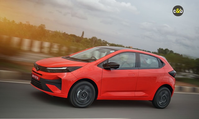 Tata Altroz Facelift Review: Smarter, Sharper & Still Sensible Tata Altroz Facelift Review: Smarter, Sharper & Still Sensible