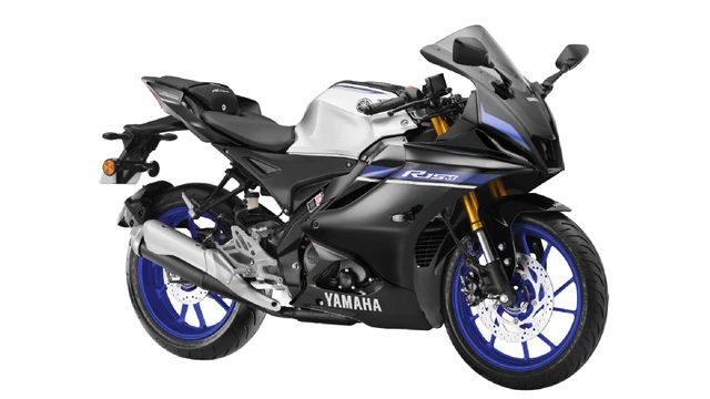 Yamaha R15 Range Offered With Rs 5,000 Discount Yamaha R15 Range Offered With Rs 5,000 Discount