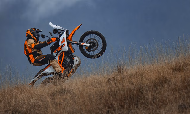 KTM 390 Adventure R Launched in India at Rs. 3.78 Lakh KTM 390 Adventure R Launched in India at Rs. 3.78 Lakh