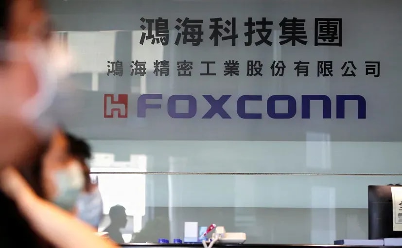 Taiwan Weighs Foxconn Fine For China Chip Investment - Report Taiwan Weighs Foxconn Fine For China Chip Investment - Report