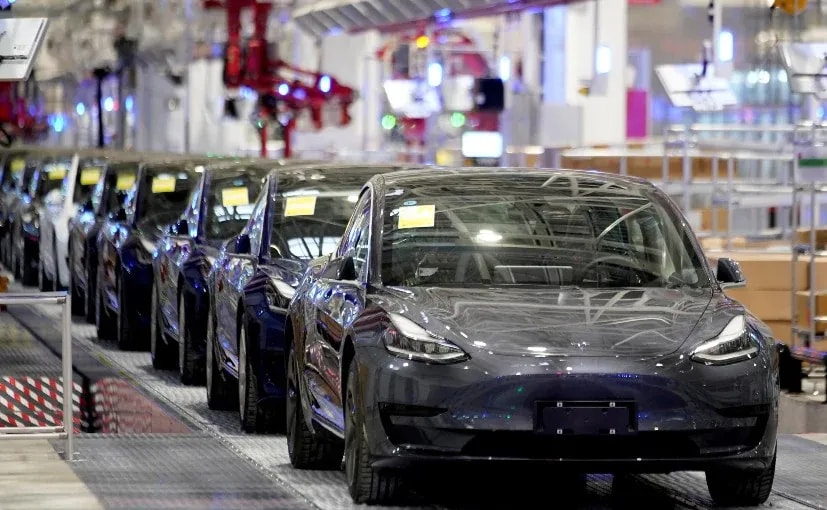 Tesla To Shorten Shanghai Shifts, Delay Hiring - Report Tesla To Shorten Shanghai Shifts, Delay Hiring - Report