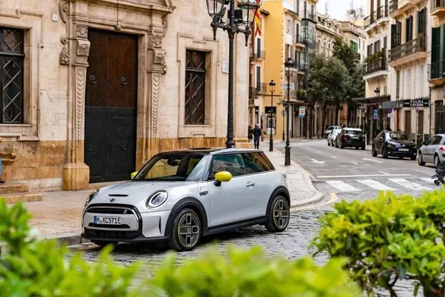 Mini Cooper SE Electric Hatchback Bookings Reopen In India Mini Cooper SE Electric Hatchback Bookings Reopen In India